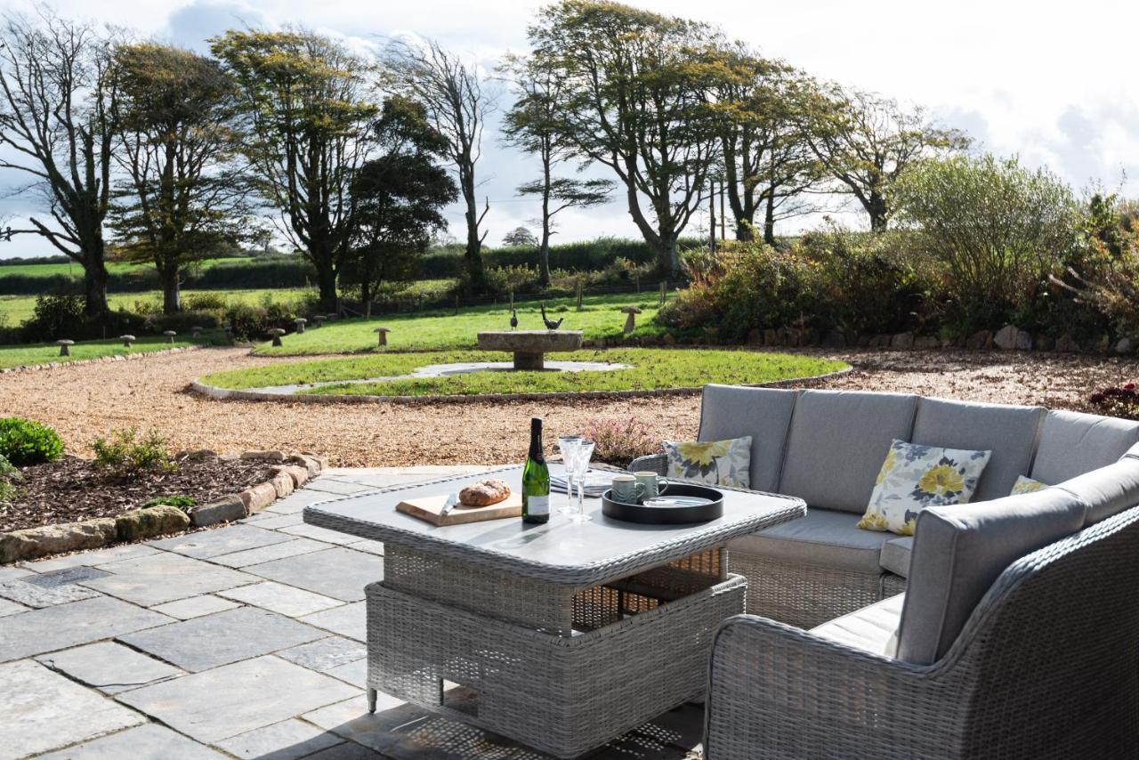 Trevidgeowe Farmhouse Bed & Breakfast Bodmin Exterior foto